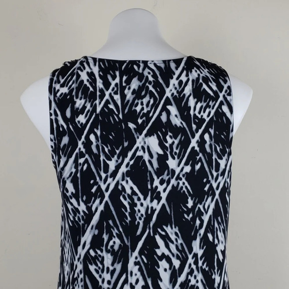 Kenneth Cole Black & White Draped Front Tank Top - Picture 9 of 12
